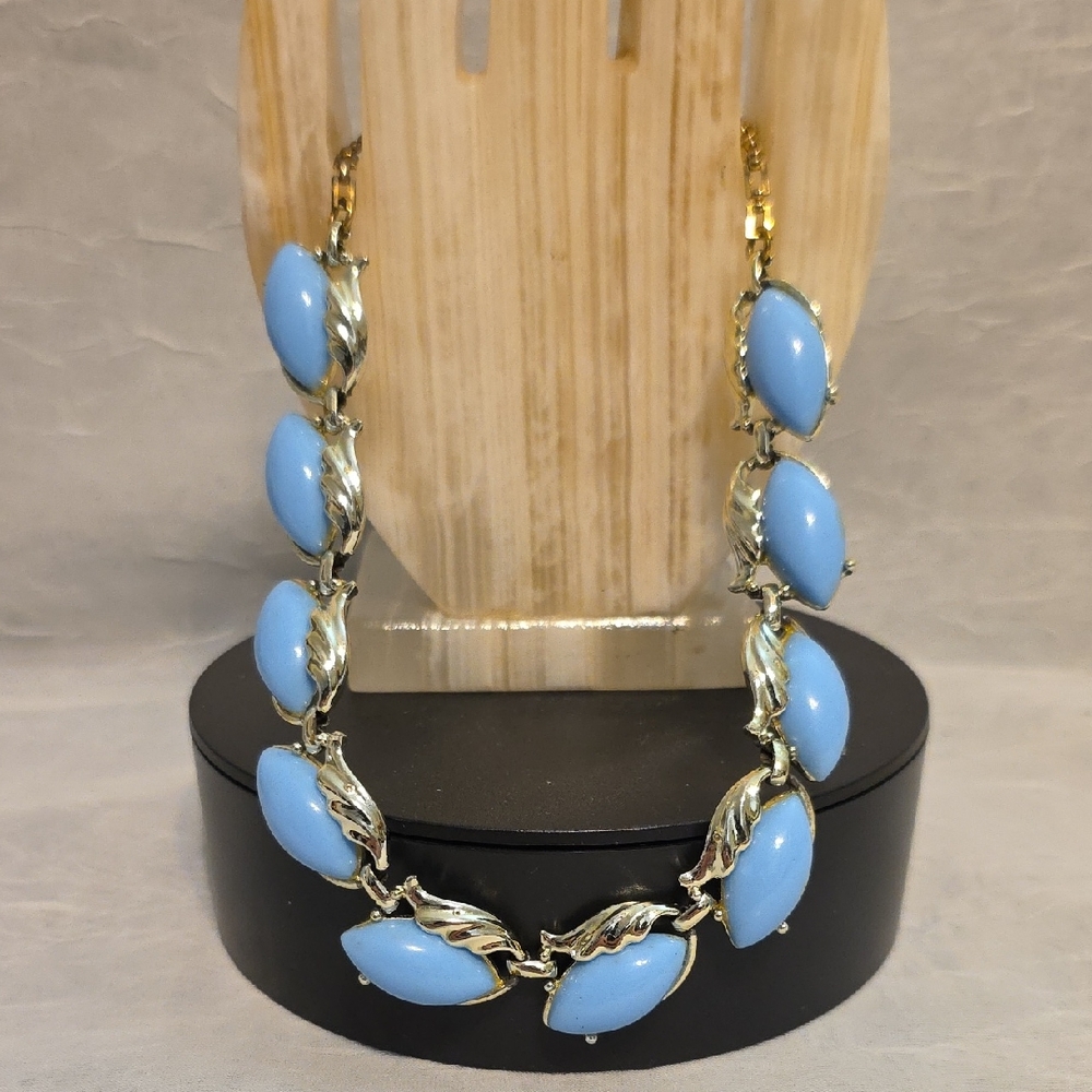 Elegant Blue and White GolWomen's Necklace